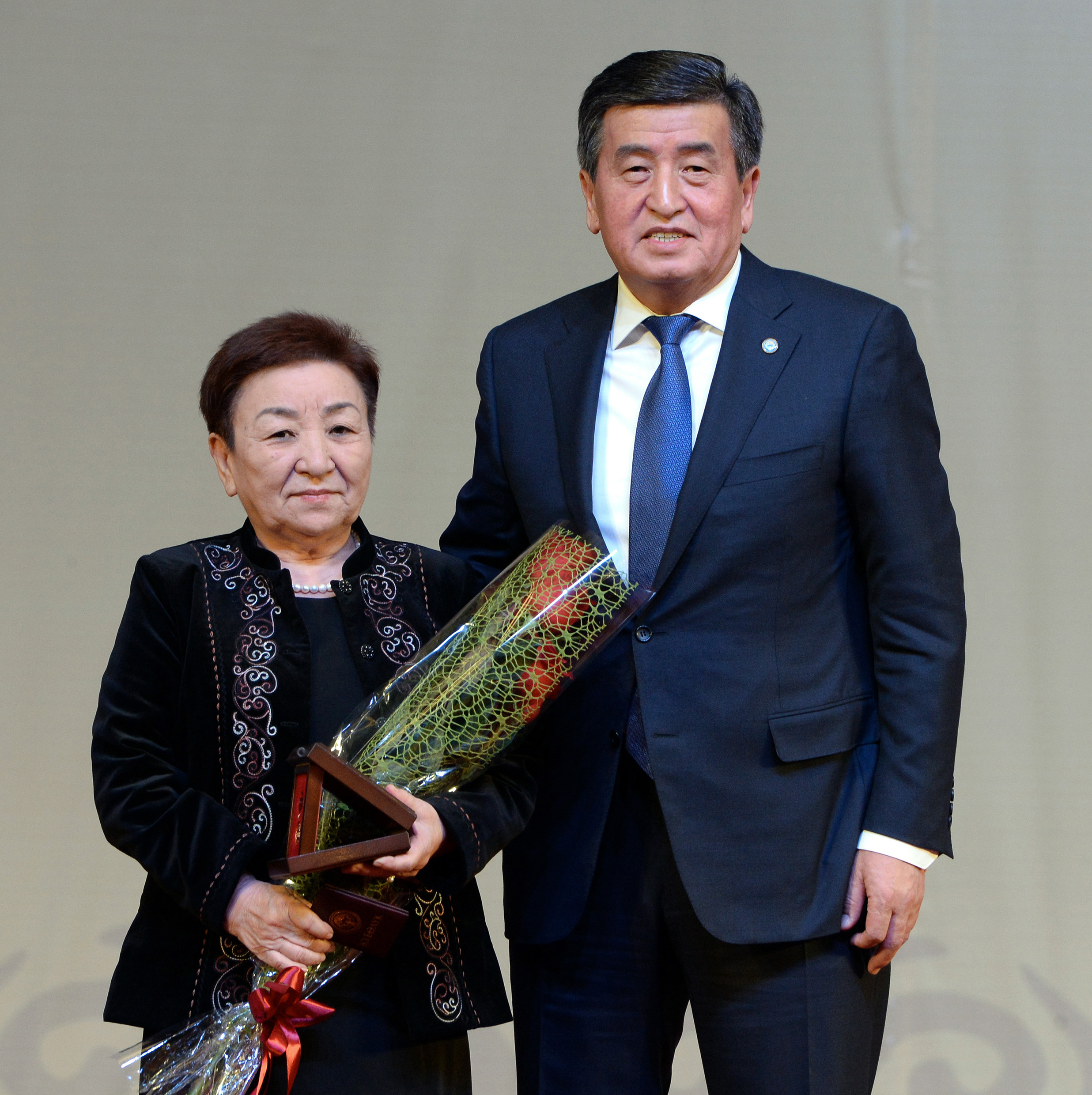 Глава государства вручил государственные награды ряду судей, ветеранов и сотрудников судебной системы 09/12/2019