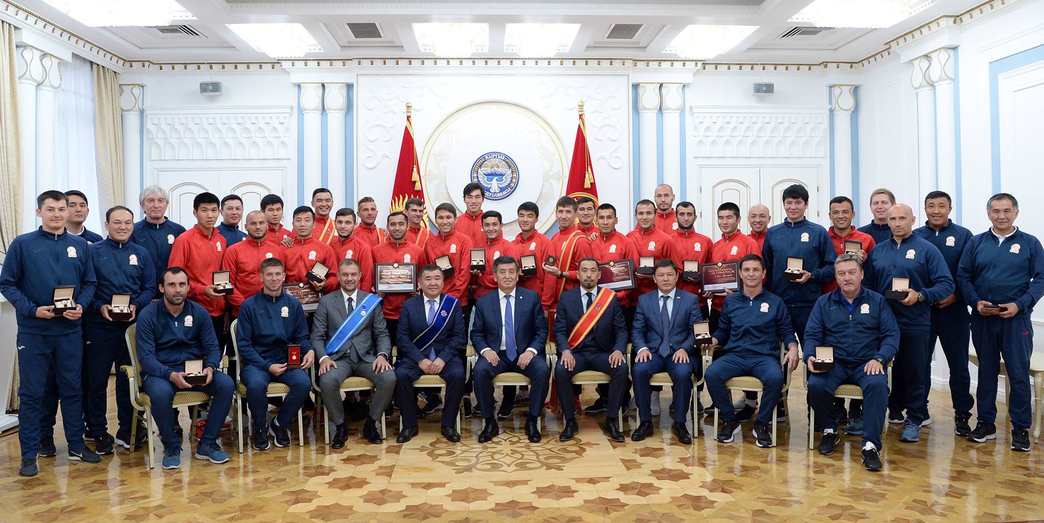 Награждение государственных наград игрокам Национальной сборной Кыргызстана по футболу